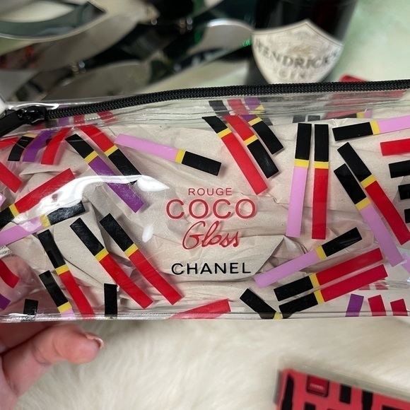 AUTHENTIC CHANEL COCO ROUGE NOTEBOOK & COSMETIC 💄 BAG SET - Picture 9 of 12